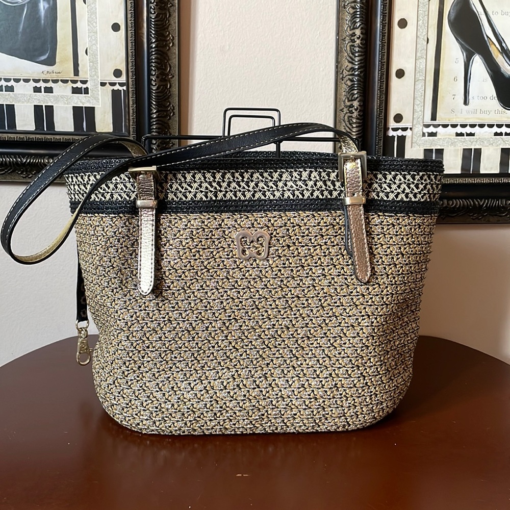 Tote With adjustable straps